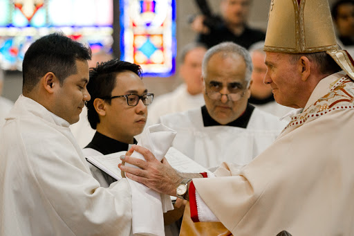 Number of Seminarians, Deacons Increasing, Study Finds &#8211; es
