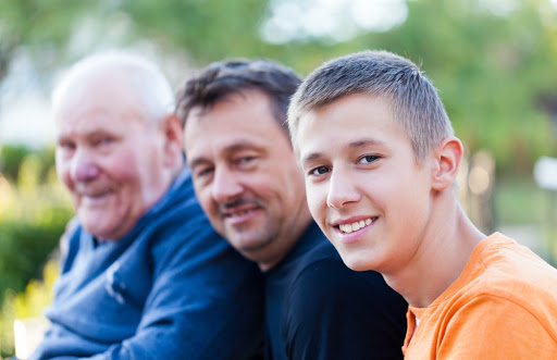Male generations &#8211; grandfather, son and grandson. &#8211; es