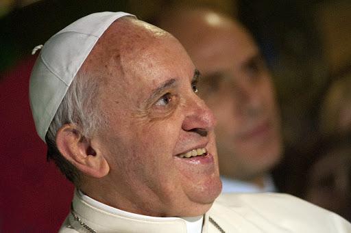 Pope Francis smiling &#8211; es