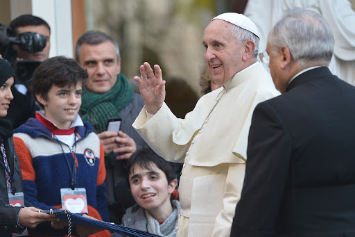 Pope Francis blessing &#8211; es
