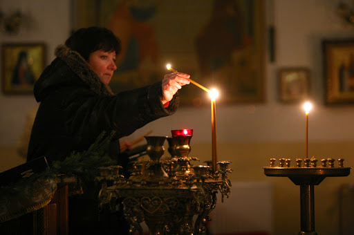 Orthodox celebrating Christmas &#8211; es