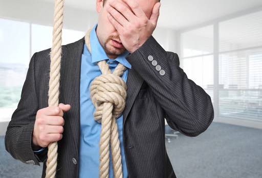 Man going to suicide in his office &#8211; es