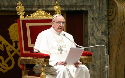 البابا فرنسيس مع السلك الدبلوماسي المعتمد لدى الكرسي الرسولي &#8211; es