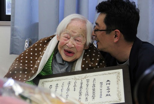 the world&#8217;s oldest woman Misao Okawa &#8211; es