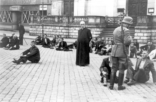Polish priest during the second world war &#8211; es
