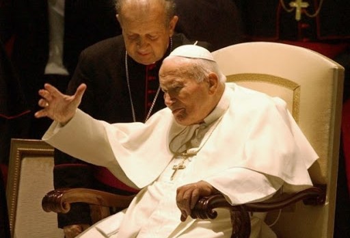 Giovanni Paolo II salutando &#8211; es