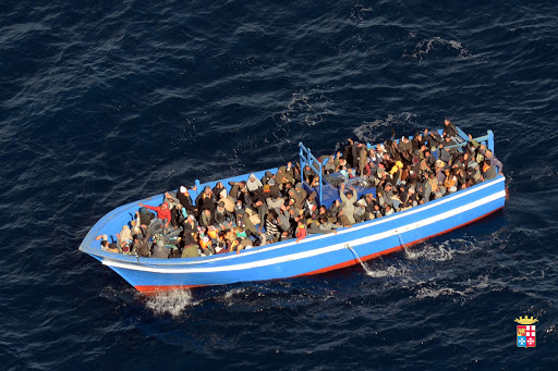200 migrants sit in a boat during a rescue operation &#8211; es