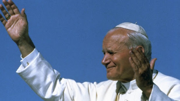 Juan Pablo II Saludando