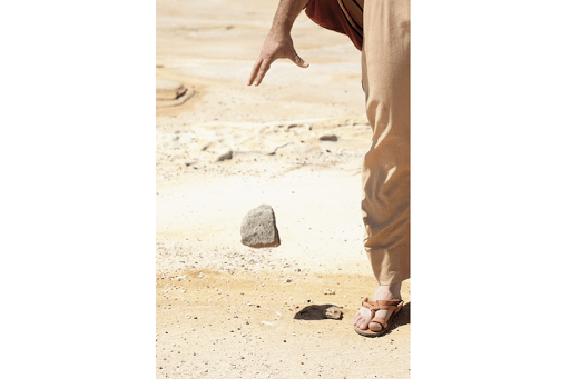 Stoning &#8211; lapidation &#8211; lapidazione &#8211; es