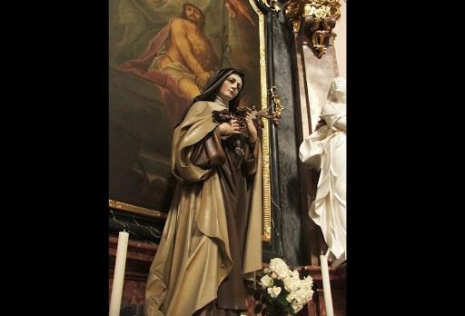 Estatua santa Teresa de Lisieux