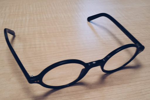Glasses (lunettes) &#8211; es