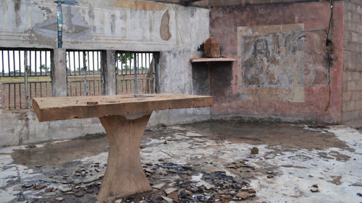 Chiesa di distrutta in Nigeria &#8211; es