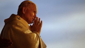 Juan Pablo II rezando