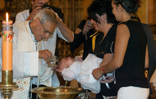 Argentina, baptism of the baby of two-women couple &#8211; es