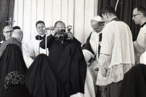 Pope Paul VI greets Suor Lucia in Fatima &#8211; es