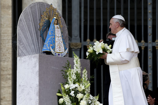 Pope Francis and Our Lady of Lujan &#8211; es