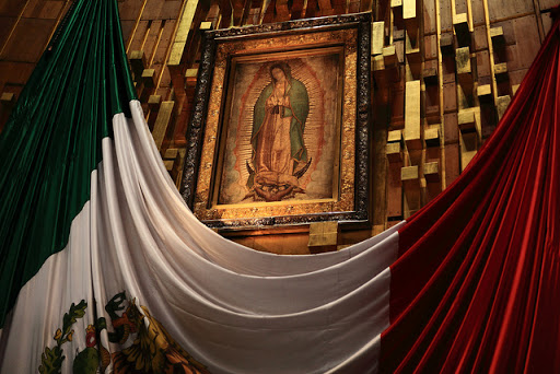 Virgen de Guadalupe, bandera de México