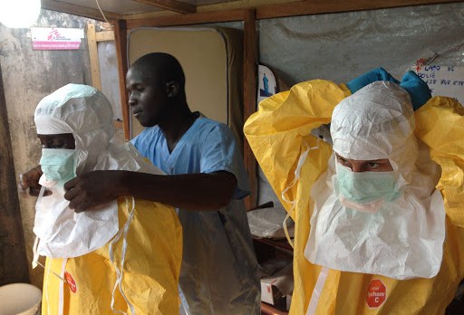 Fighting Ebola in West Africa &#8211; es
