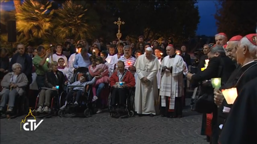 Papa Francisco en los Jardines del Vaticano