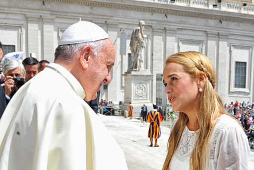 Papa Francisco y mujer de Leopoldo López