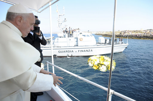 Pope Francis in Lampedusa &#8211; es