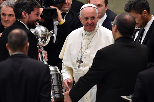 Pope Francis welcomes players of the Argentinian football team San Lorenzo &#8211; es