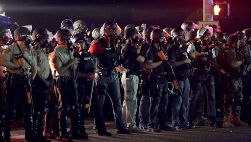 Riot police in Ferguson &#8211; es