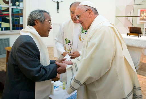 Pope baptizes father of victim of Korea&#8217;s ferry disaster &#8211; es
