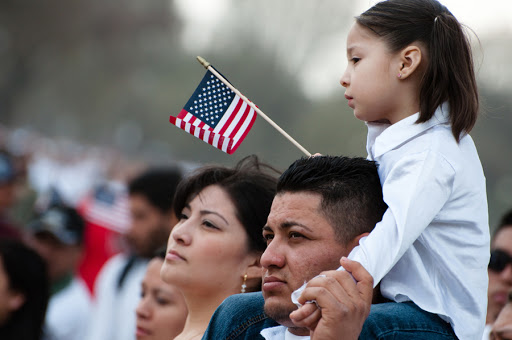 A immigrant latino family &#8211; es