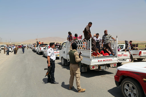 Yazidi fleeing ISIS &#8211; es