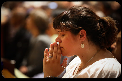 WEB-Prayer-Woman-George-Martell-Pilot-Media &#8211; es