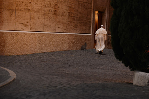 Pope Francis on his way to Santa Martha Sabrina Fusco &#8211; es