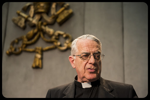 Press Conference &#8211; Synod of Bishops 13-10-2014 &#8211; Father Federico Lombardi 01 &#8211; Antoine Mekary &#8211; es