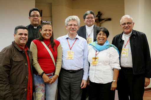 Delegados de Cáritas Venezuela junto al Sec Gral de caritas Internacionalis, Michel Roy, durante el XVIII Congreso de Cárita Latinoamericana