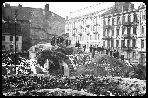 Ruins of Warsaw (1945) &#8211; es