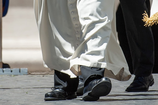Shoes of the Pope Francis – es