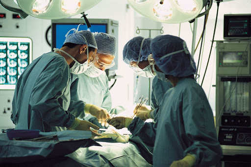 Operazione chirurgica &#8211; es