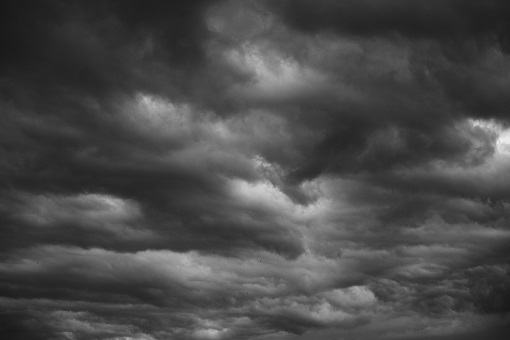 storm clouds &#8211; es