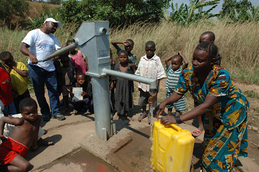 Pozzo d&#8217;acqua in Africa &#8211; es