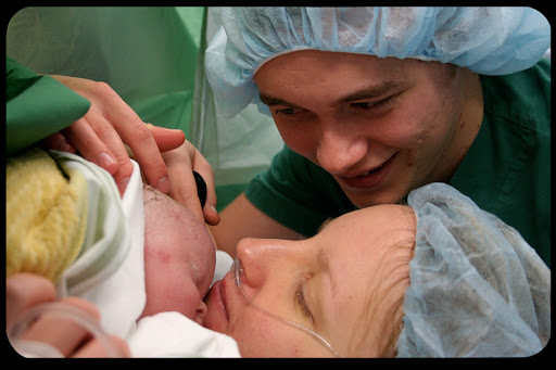 WEB-Newborn-Birth-Mom-Dad-Rasmus-Fritzon-CC &#8211; es