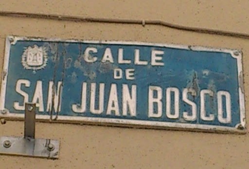 letrero de la calle San Juan Bosco