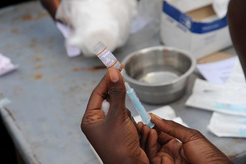 La vacunación contra el tétanos ha sido el origen de una agitada controversia en Kenia por la posible esterilización encubierta de la población