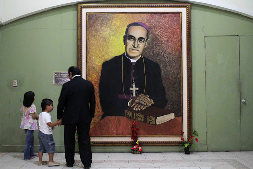 A portrait of Monsignor Oscar Arnulfo Romero &#8211; AFP &#8211; es
