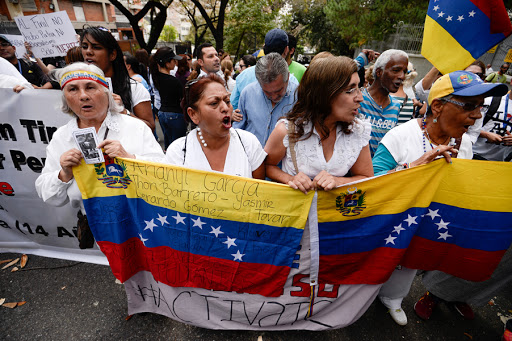 Venezuela : Opposition activists march in protest against the death of a student &#8211; es
