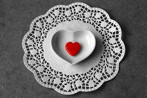 corazón en un plato