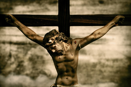 Jesus Christ in the holy cross © nito / SHUTTERSTOCK &#8211; es