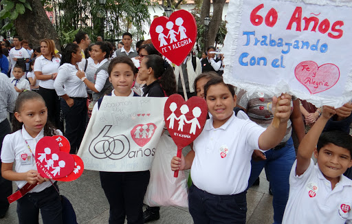 60 Aniversario de Fe y Alegria &#8211; Grupo de niños de la institución