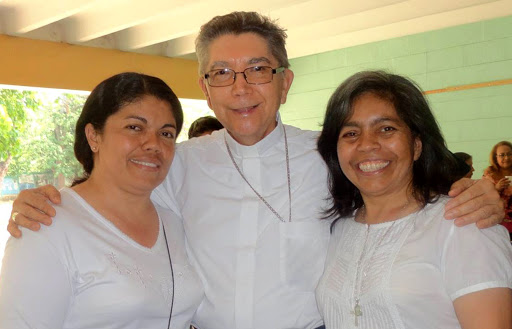 Hermana Blanca Griselis en compañía de Monseñor Ubaldo Santana, arzobispo de Maracaibo