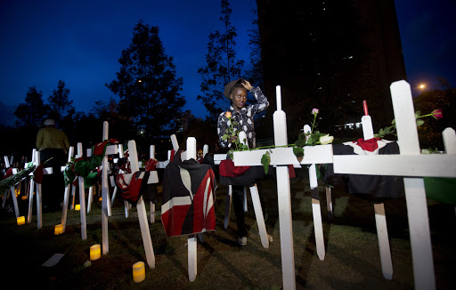 Memorial crosses for Garissa Kenya victims &#8211; es