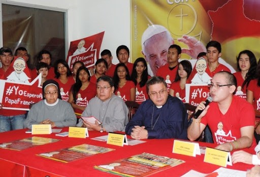 Jóvenes voluntarios para la visita del papa Francisco en Bolivia